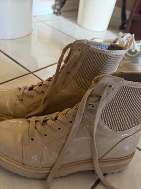 Kenneth Cole Beige Patent Lace-Up Ankle Boots